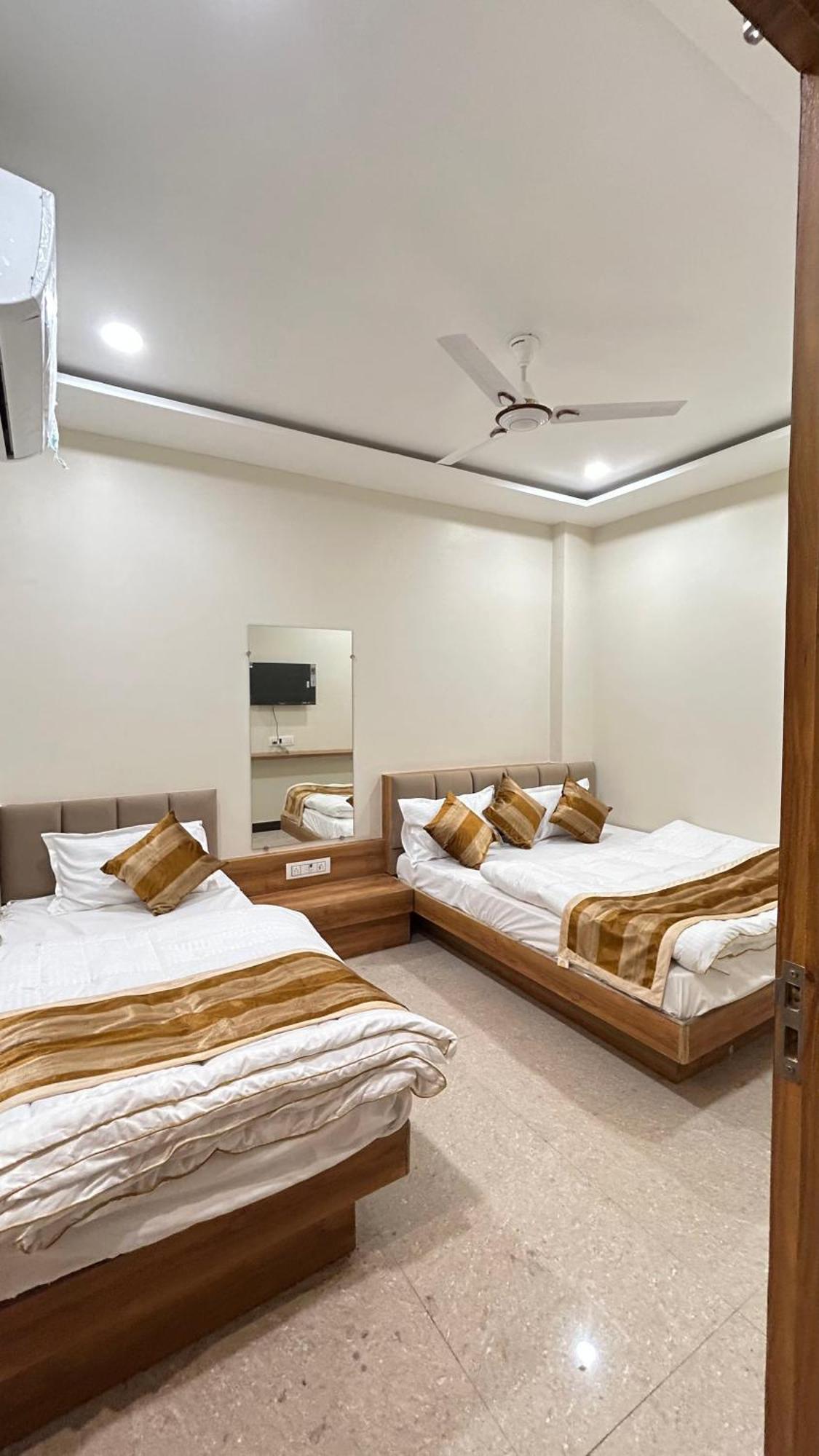 Shree Shyamraj Hotel Удджайн Экстерьер фото