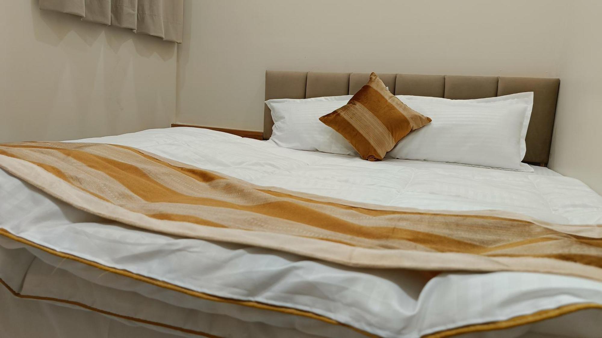 Shree Shyamraj Hotel Удджайн Экстерьер фото